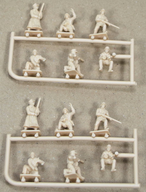 Modeling figures German artillery, 12 units, 1/72