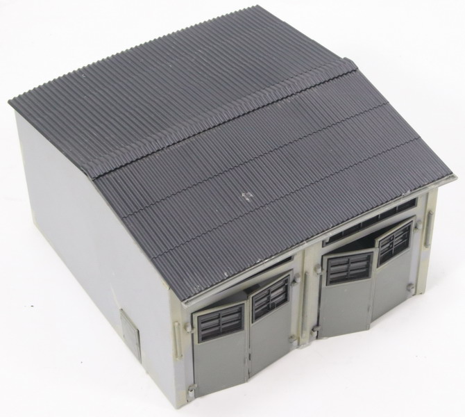 Modeling garage - warehouse, 1/87 - 1/72 ?