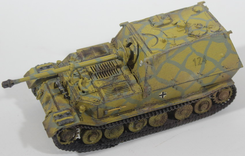 Modeling tank destroyer Elefant, Panzerjäger, (Sd. Kfz. 184), assembled and painted, 1/72, box no. 2
