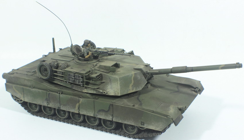 Modeling tank M1 Abrams, assembled and painted, 1/35,