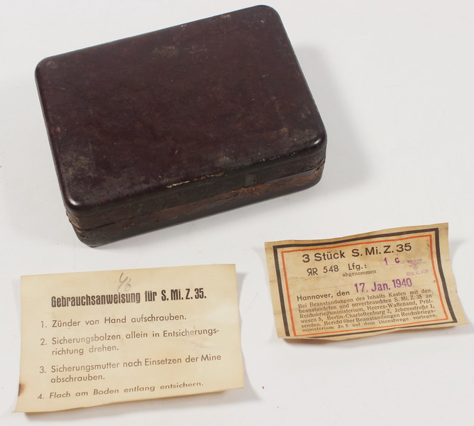 Bakelite box for three detonators: 3 Stück S. Mi. Z.35, riginal German World War Two